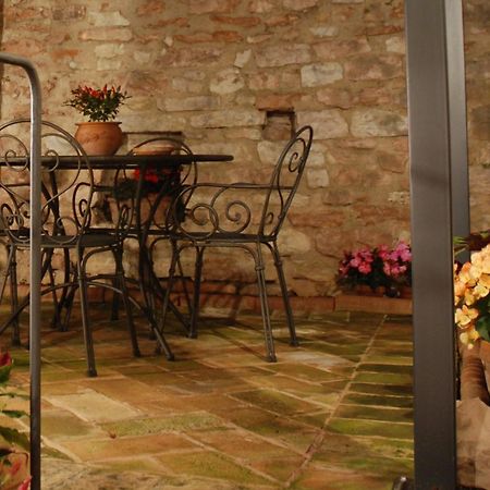 La Piccola Corte Apartment Спело Екстериор снимка