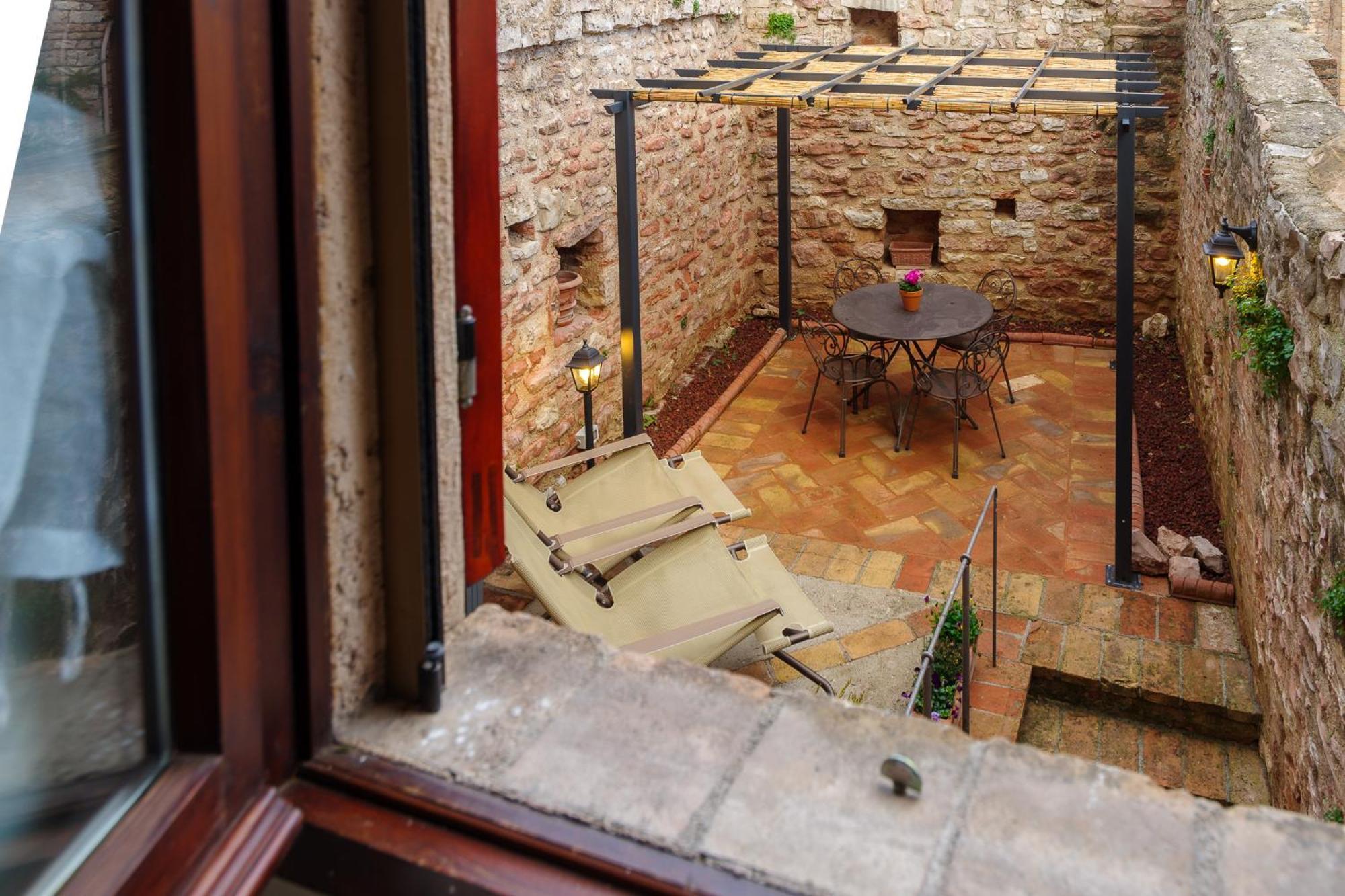 La Piccola Corte Apartment Спело Екстериор снимка